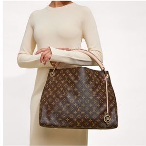 Louis Vuitton monogram artsy MM tote